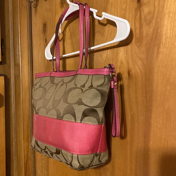 Coach Purse - Picture 5 of 15